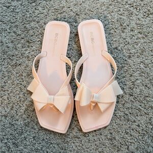 BCBG Women's Light Pink Bow Sandals 8